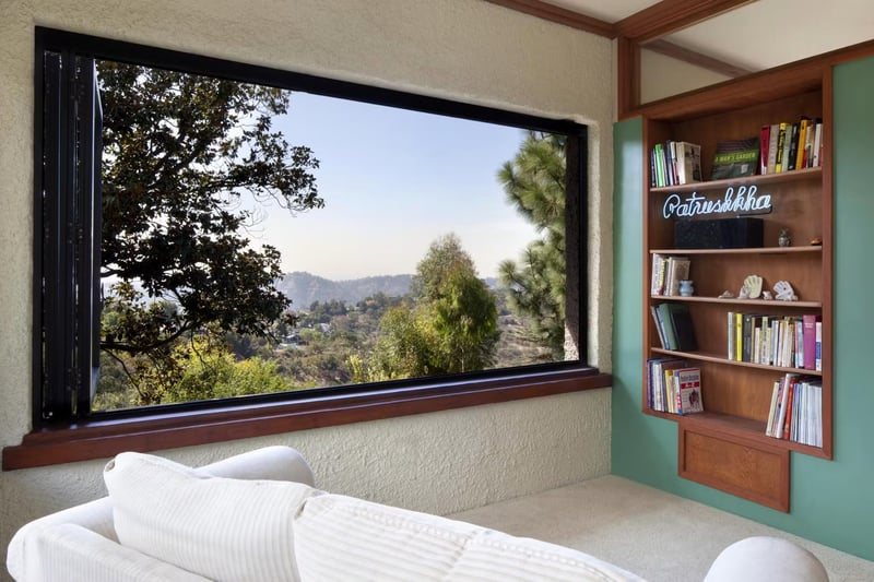 Hollywood Hills Residence preview 11