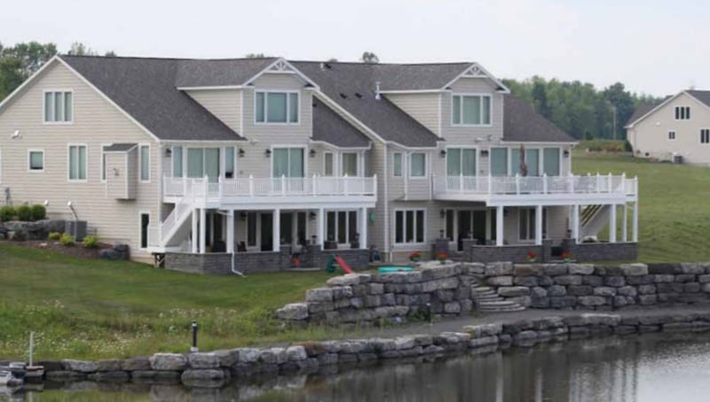 Innovative Vinyl Siding Helps Define a Rustic, Upscale Scene preview 2