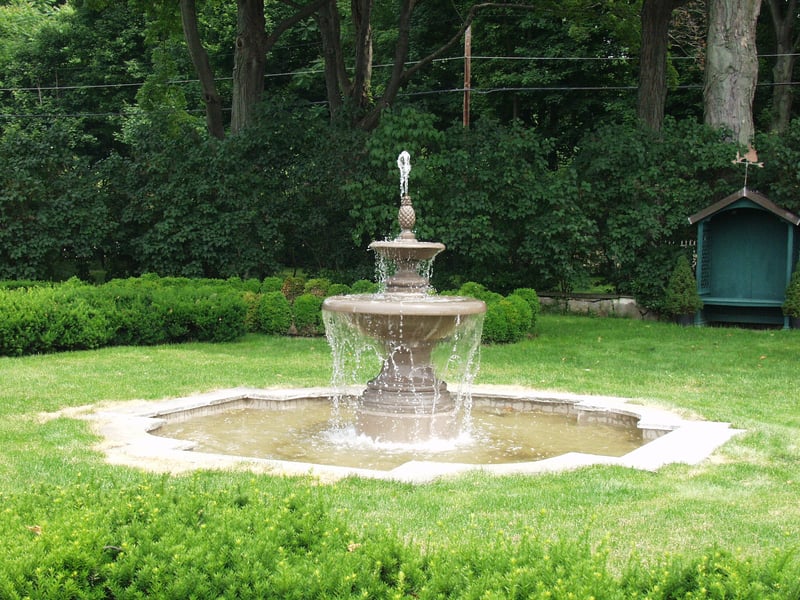 Private Estate Fountain Feature