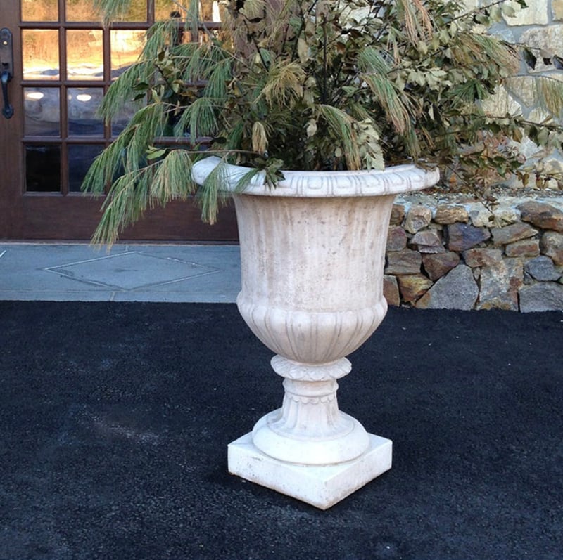 Garden Urns - A Style Guide preview 4
