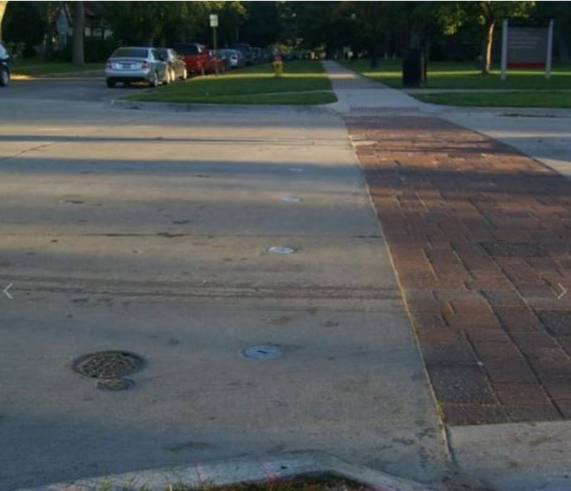 Grinnell College Streetscape Bollards preview 5