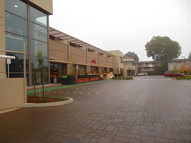 Alma Plaza preview 4