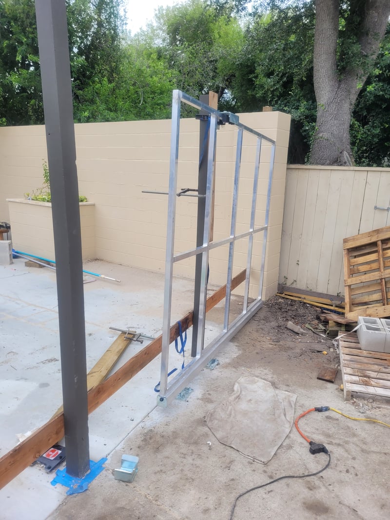 Cantilever Gate as Patio Enclosure preview 4