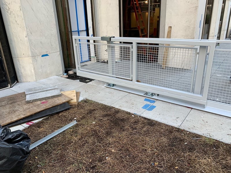 Lightweight Sliding Gate and Matching Fence in Office Courtyard preview 4