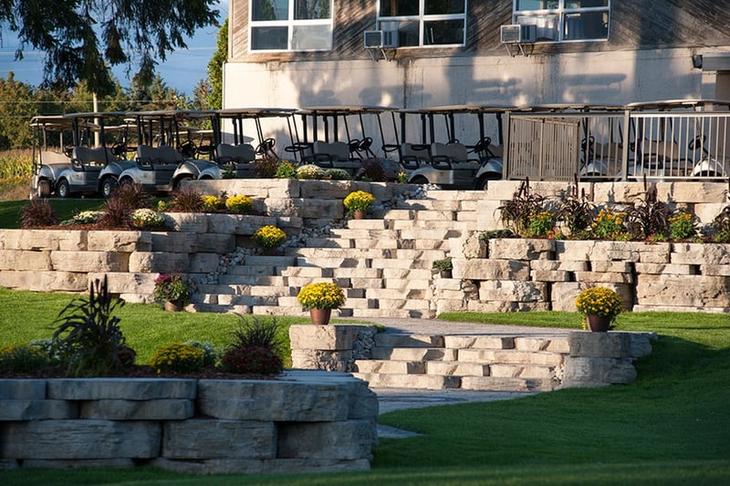 Golf Course Uses Rosetta Outcropping To Make Grade For Weddings