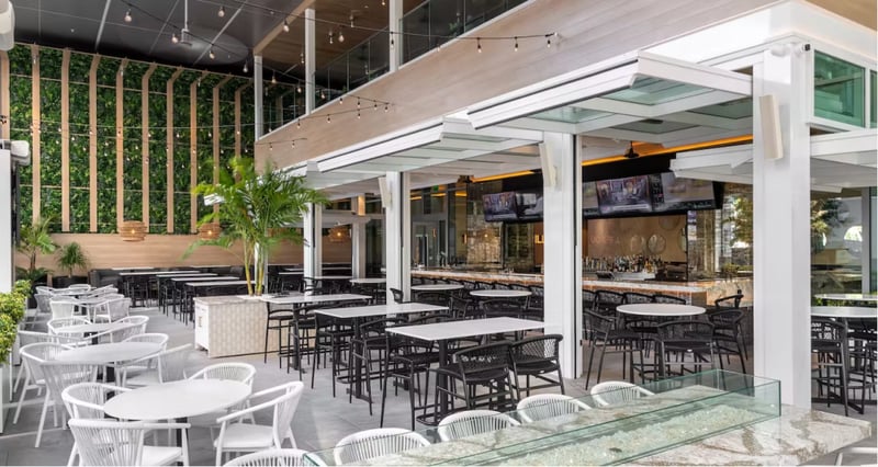 Moxies Restaurant preview 4