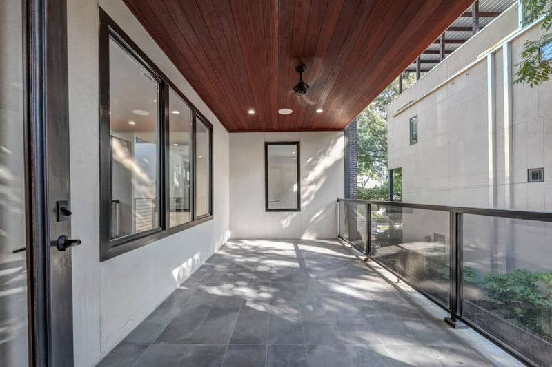 Modern Home on East Avenue NE preview 4