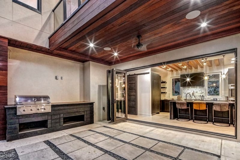 Modern Home on East Avenue NE preview 7