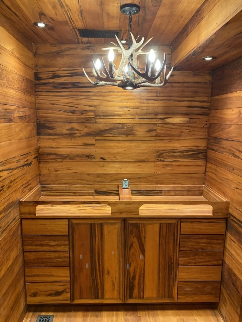 Tigerwood Interior Closet preview 2