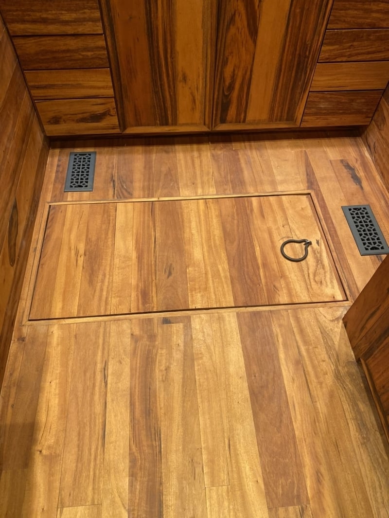 Tigerwood Interior Closet preview 7