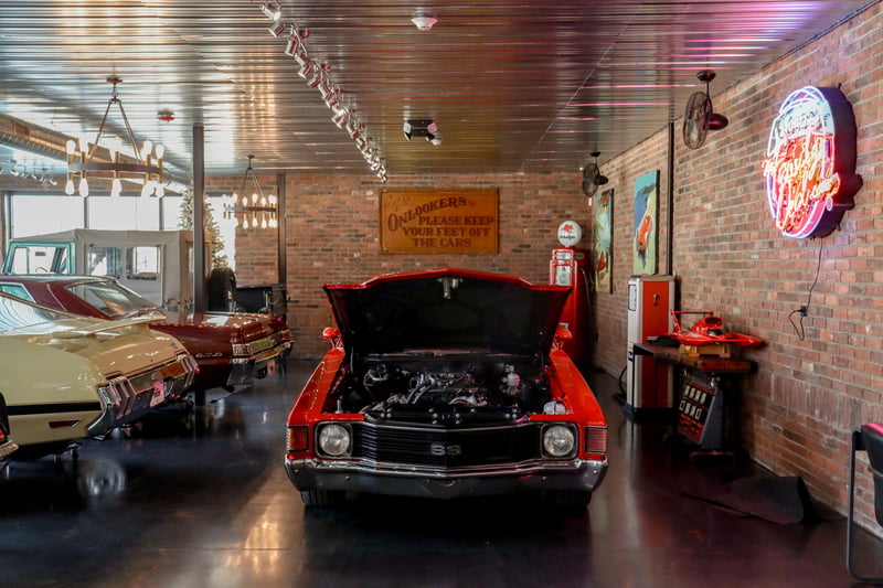 LaFontaine Classic Cars preview 6
