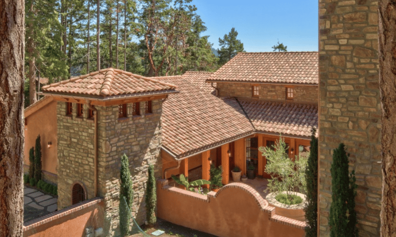 Mayne Island Dream Villa preview 4