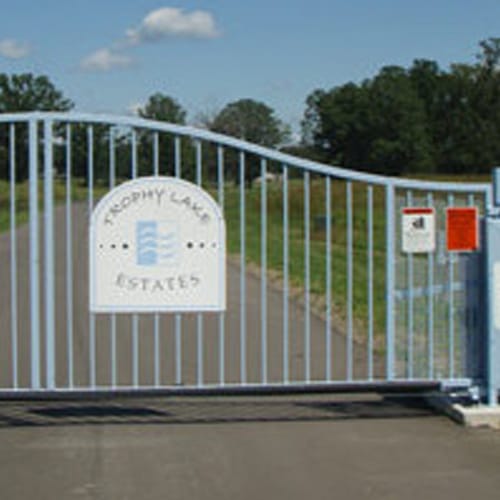 600 Congress Vertical Pivot Gate (VPG)