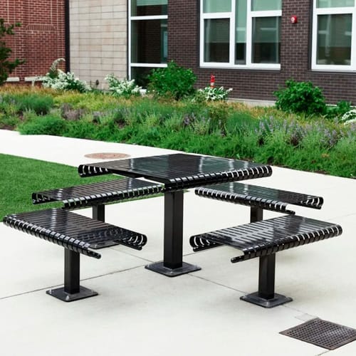 The Applegate Table and Chairs preview 2
