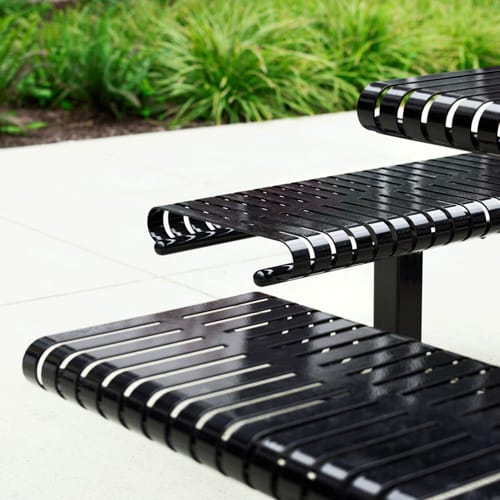 The Applegate Table and Chairs preview 4