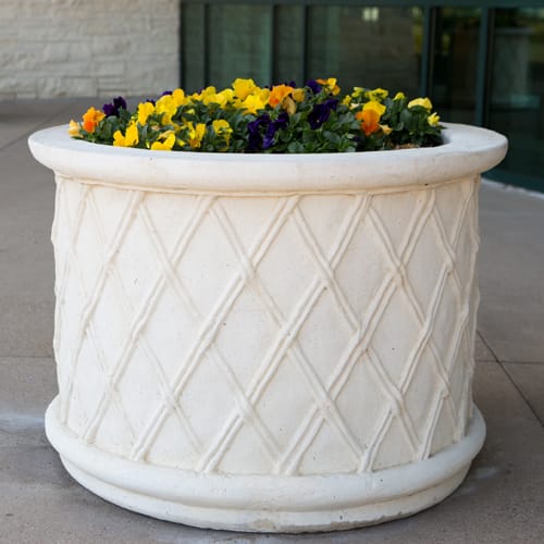 41" Tudor Planter preview 3
