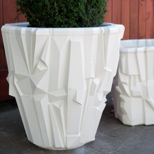 33" Fernand Vaso Planter preview 4
