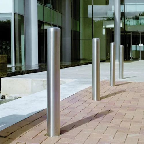 RS001 & RB150 114 x 1000 Bollard