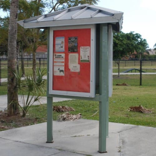 Kiosk – Three Sided, Single or Three Column Display Shelter preview 4