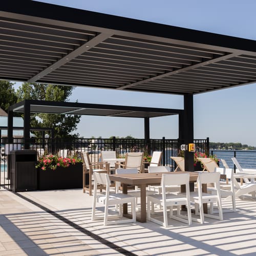 R-BREEZE™ Fixed Louvered Pergola