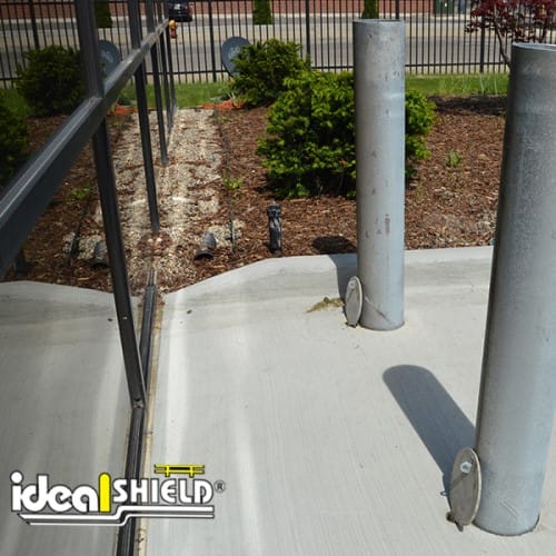 6" Removable Locking Bollard preview 1