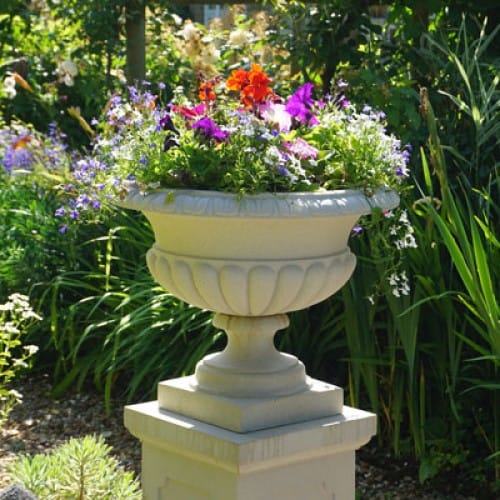 Clarence Urn (A215)