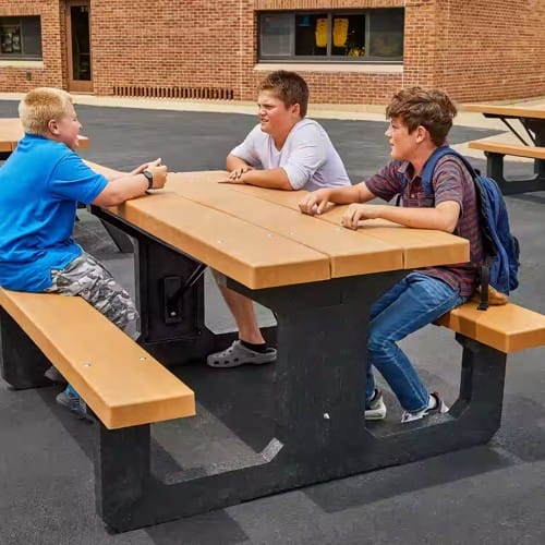 BarcoBoard™ Walk-Thru Tables