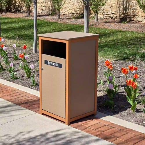 Acclaim Single Side-Load Receptacle