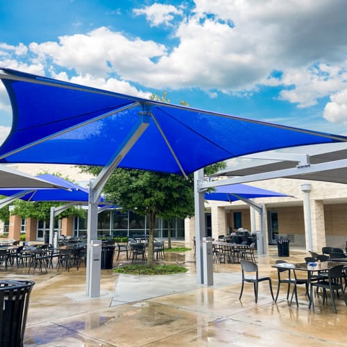 Single Post Umbrella 18'x18'